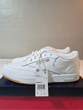 Reebok Club C Low-Top Sneakers in White with Gum Sole NIB Men’s 7 EUR 39